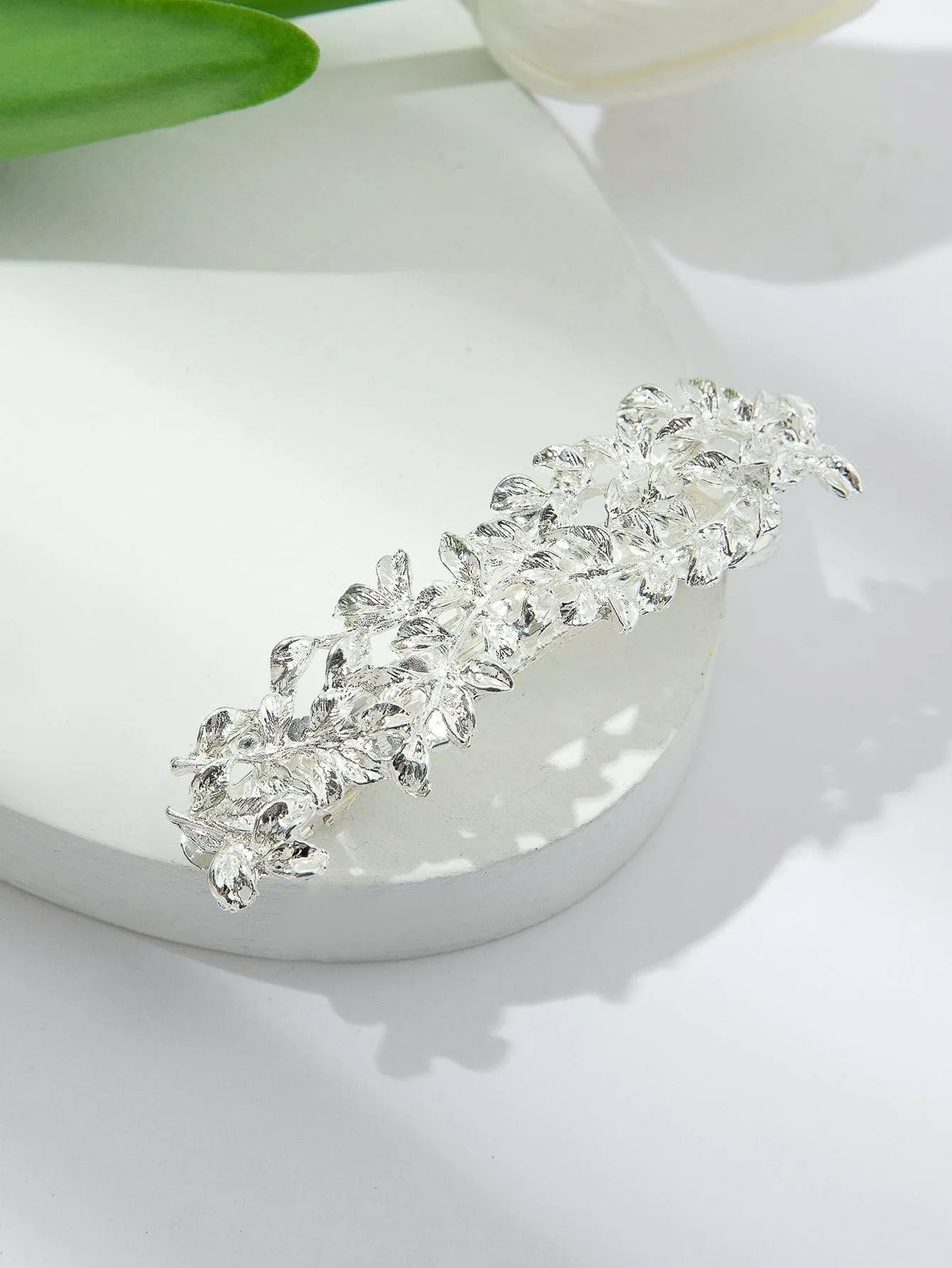 1pc Women Leaf Decor Fashionable Hair Clip For Daily Life for Women Barrette