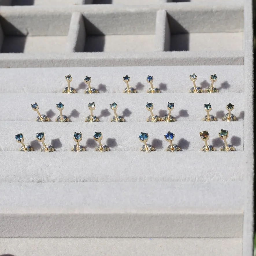 2.7mm Parti Stud Earrings, Iris Blue, 4 claw 9ct Yellow Gold