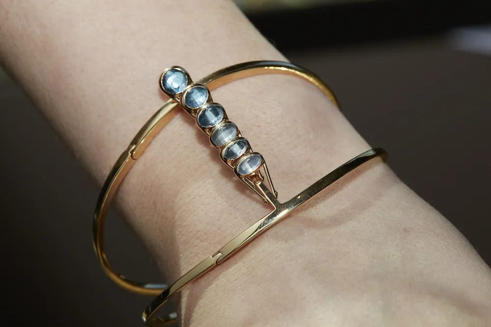 Dancing Vertical Rigid Bracelet