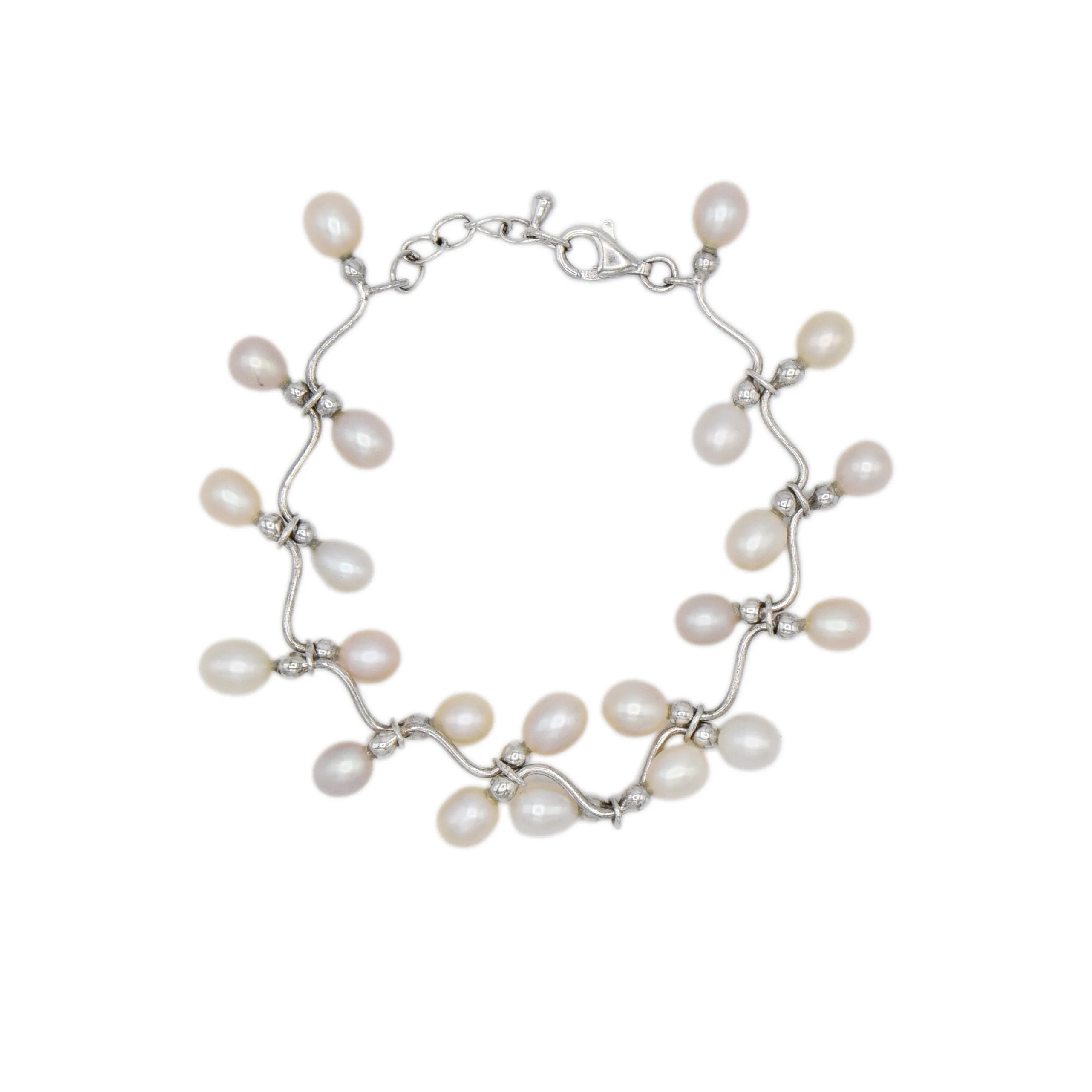 Elegant Pearl Bloom Necklace