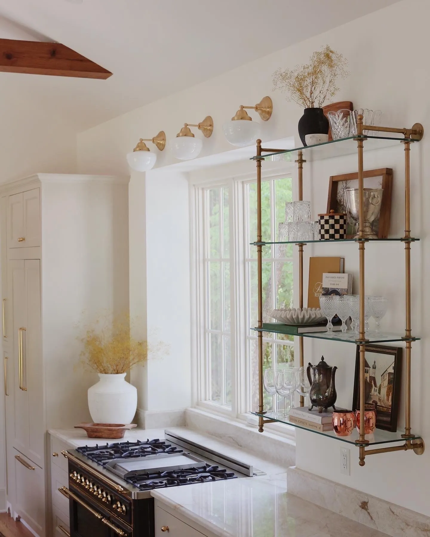 Ellicott (Opal) | Classic Sconce