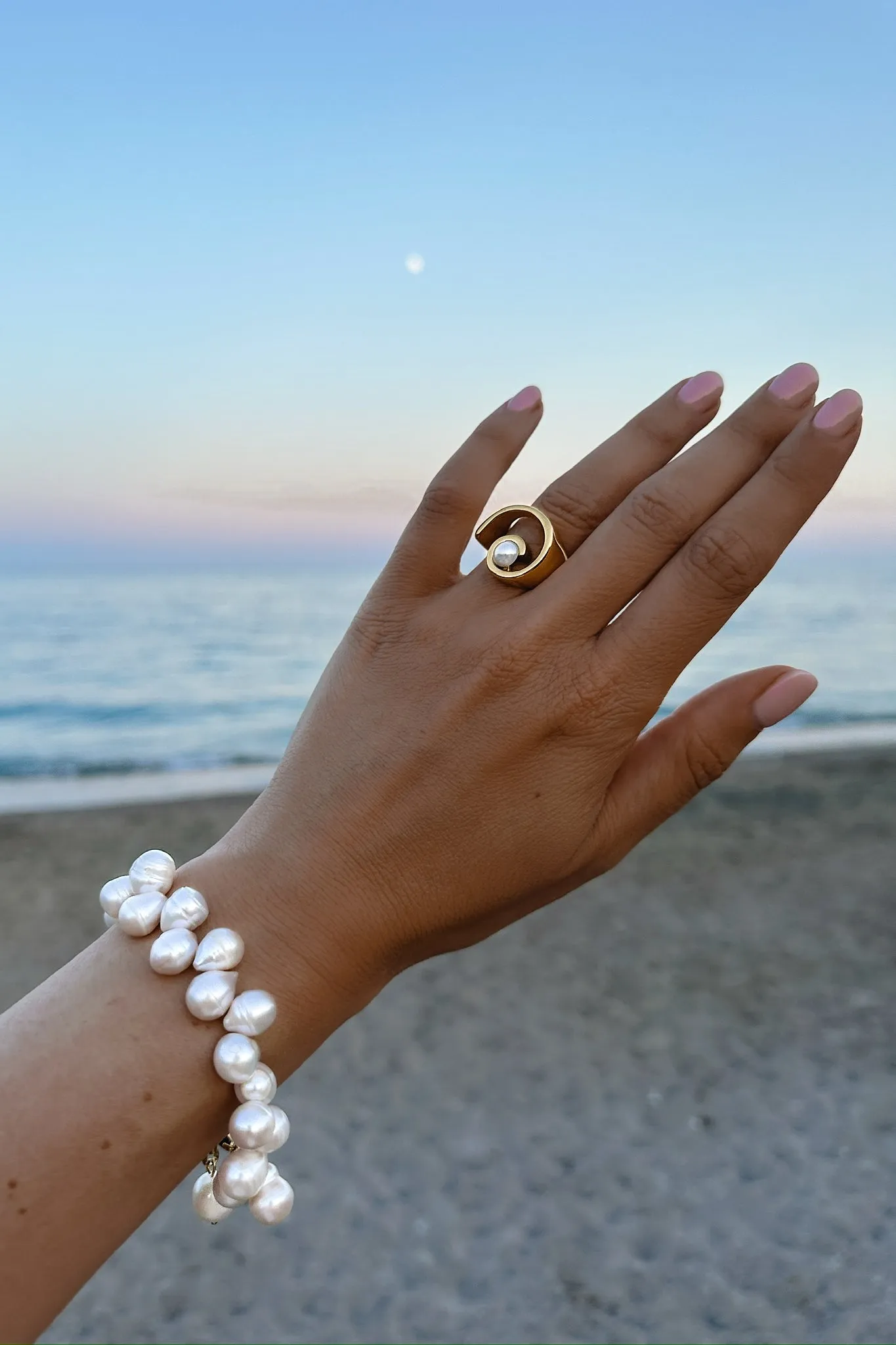 Entangled Pearls Bracelet