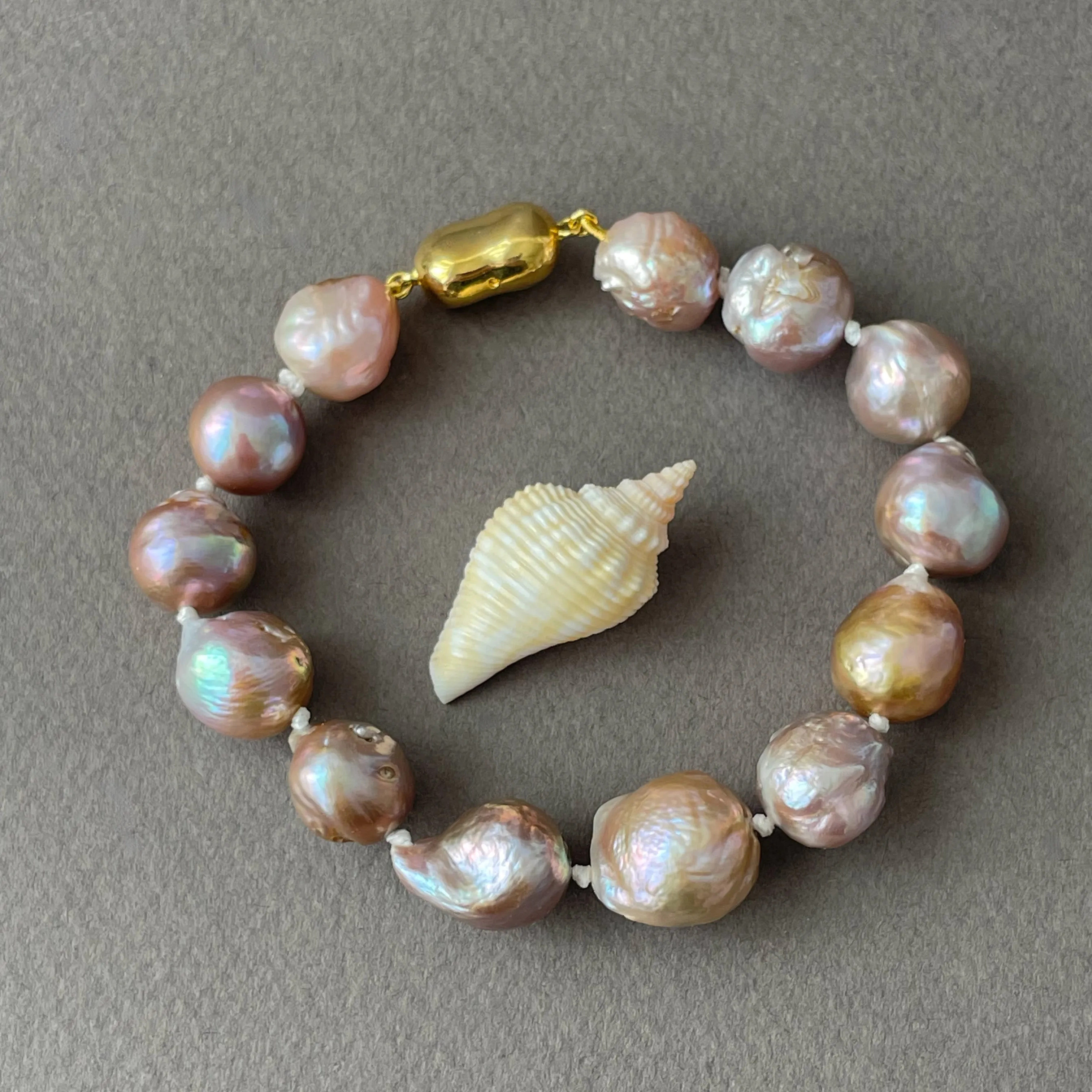 giant JAPAN KASUMI pearl bracelet