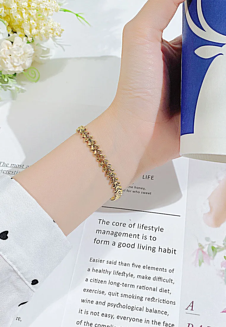 Manon V Pendant Chain Bracelet in Gold