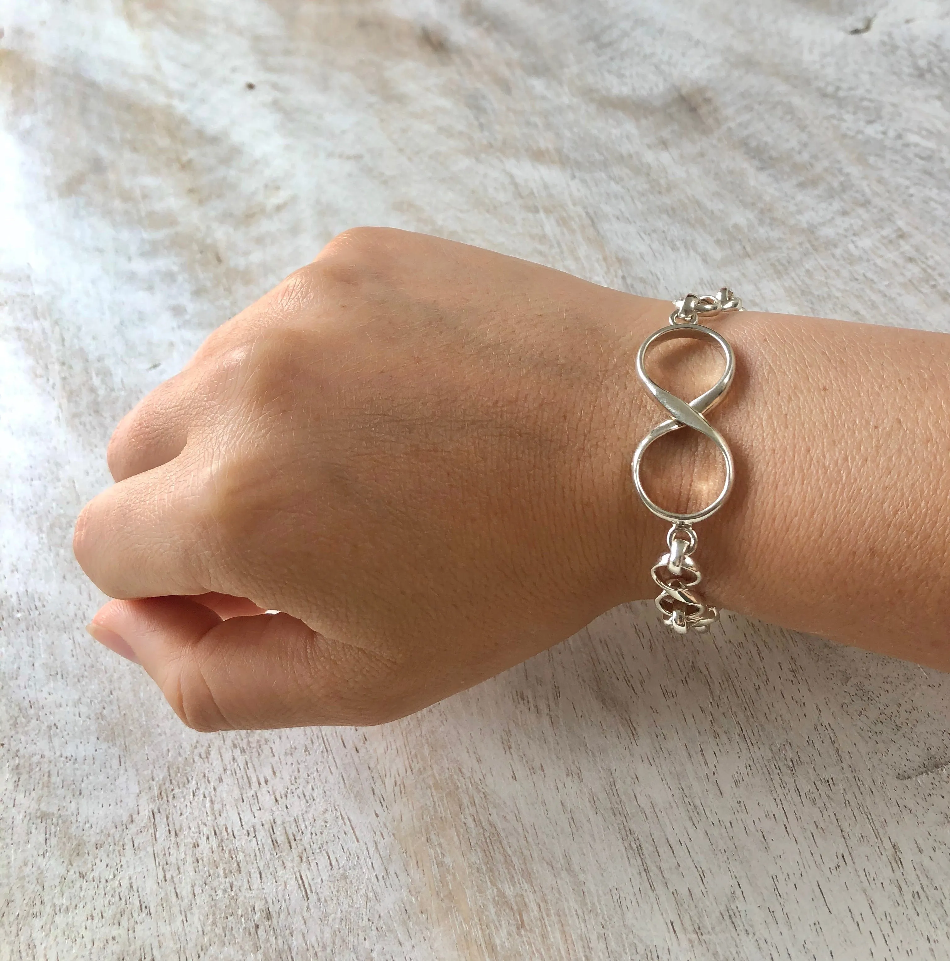 MM M3-625 INFINITY BRACELET
