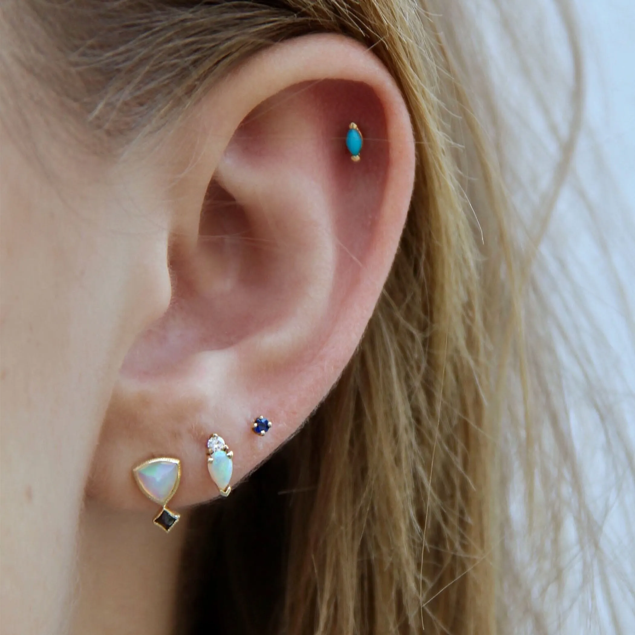 SAPPHIRE STUDS