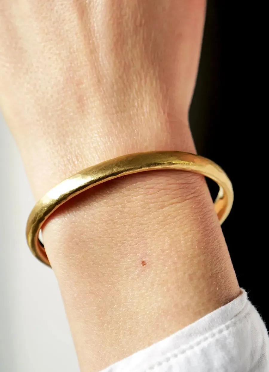 Solid 18ct Gold Hand Forged Oval Bangle